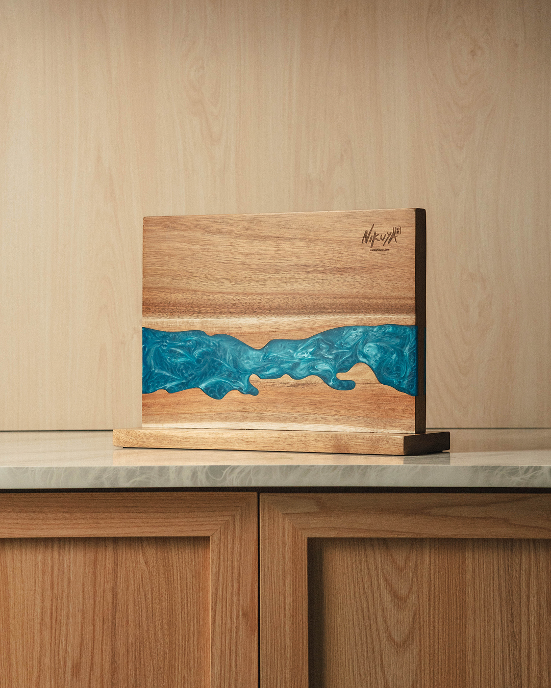 Nikuya Nagare Magnetic Knife Block