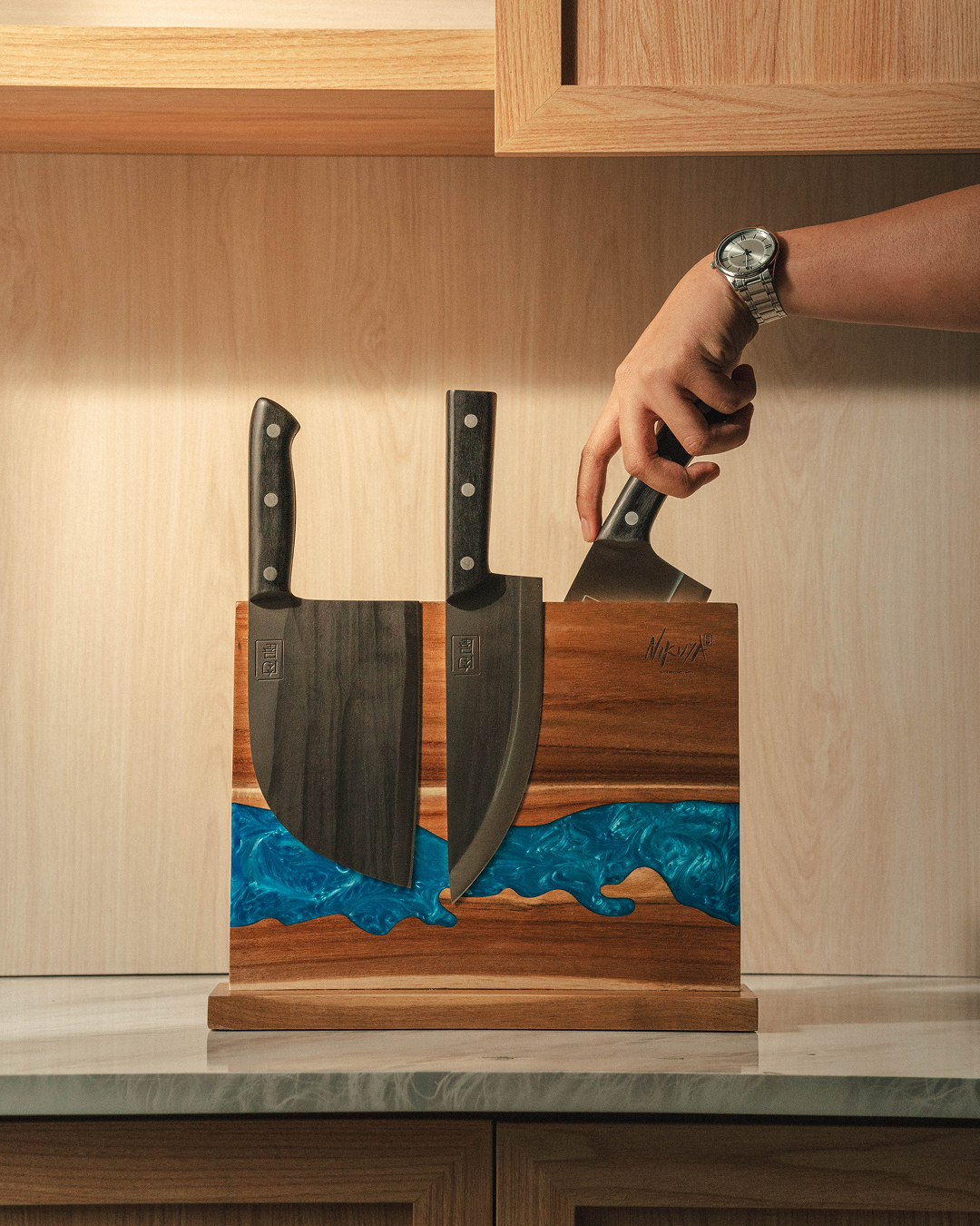Nikuya Nagare Magnetic Knife Block